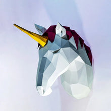 Cargar imagen en el visor de la galería, Unicornio decorativo para pared fabricado en cartón
