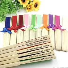 Cargar imagen en el visor de la galería, Abanicos de colores personalizables para bodas y celebraciones
