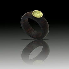 Load image into Gallery viewer, Yurika model natural cocobolo wood and gold ring

