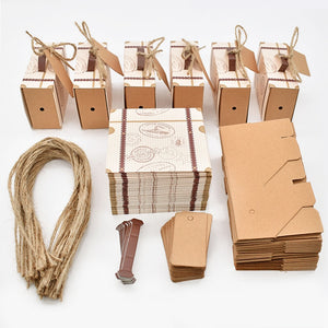 Cajas de cartón con forma de maleta para regalos de boda