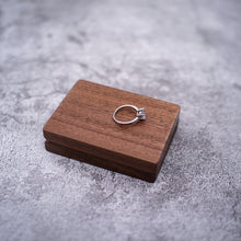 Load image into Gallery viewer, Customizable ring box with diagonal opening
