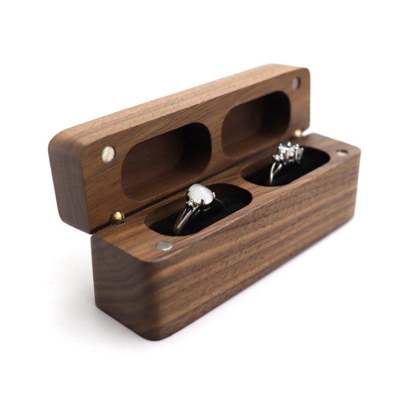 Customizable double box for rings with magnetized lid