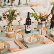 Cargar imagen en el visor de la galería, Cajas de cartón con forma de maleta para regalos de boda
