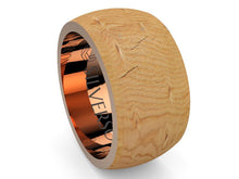 Load image into Gallery viewer, Dijïn model gold and wood ring
